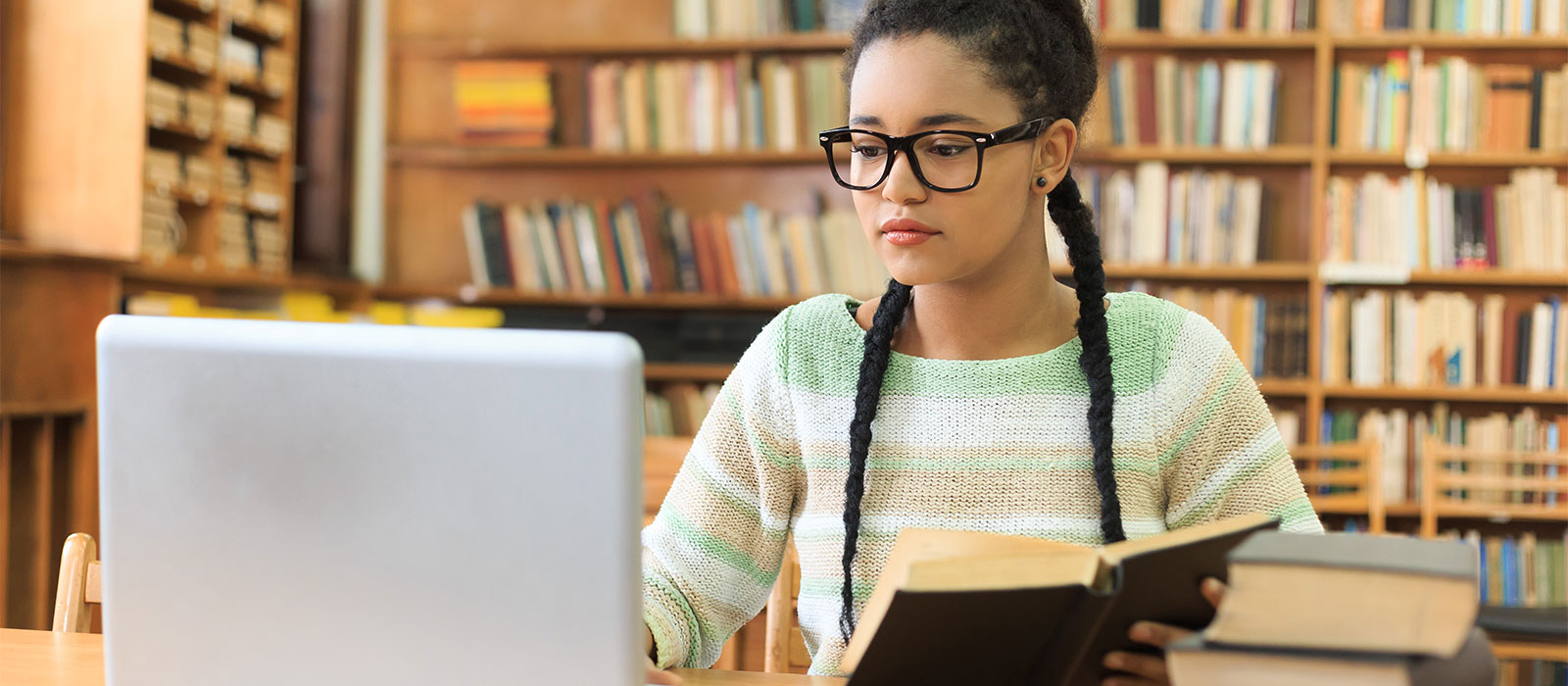 Student in library