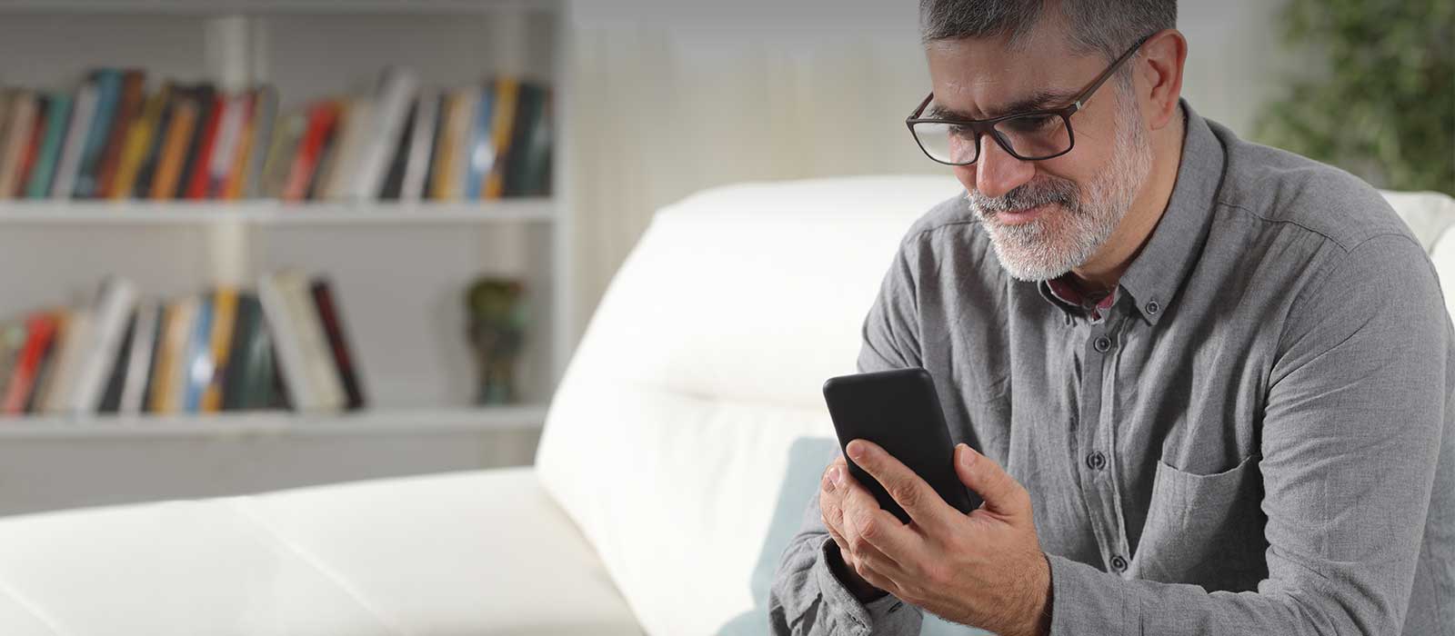 Man using smartphone 