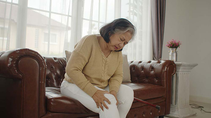 woman with leg pain