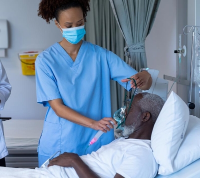 Respiratory therapy intern and doctor