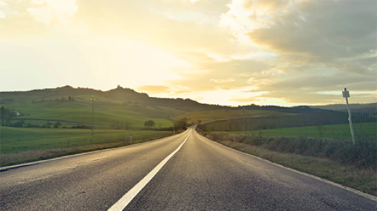 road with mountains and horizon in the distance