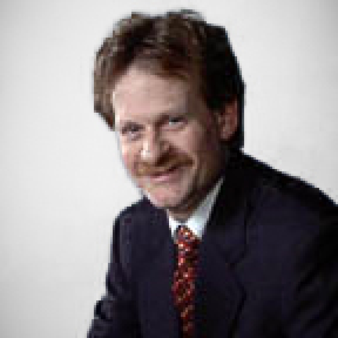 صورة احترافية للدكتور كارل ليتو، طبيب